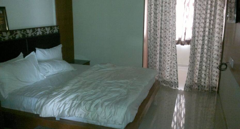 Hotel shreenath, Ahmedabad 3